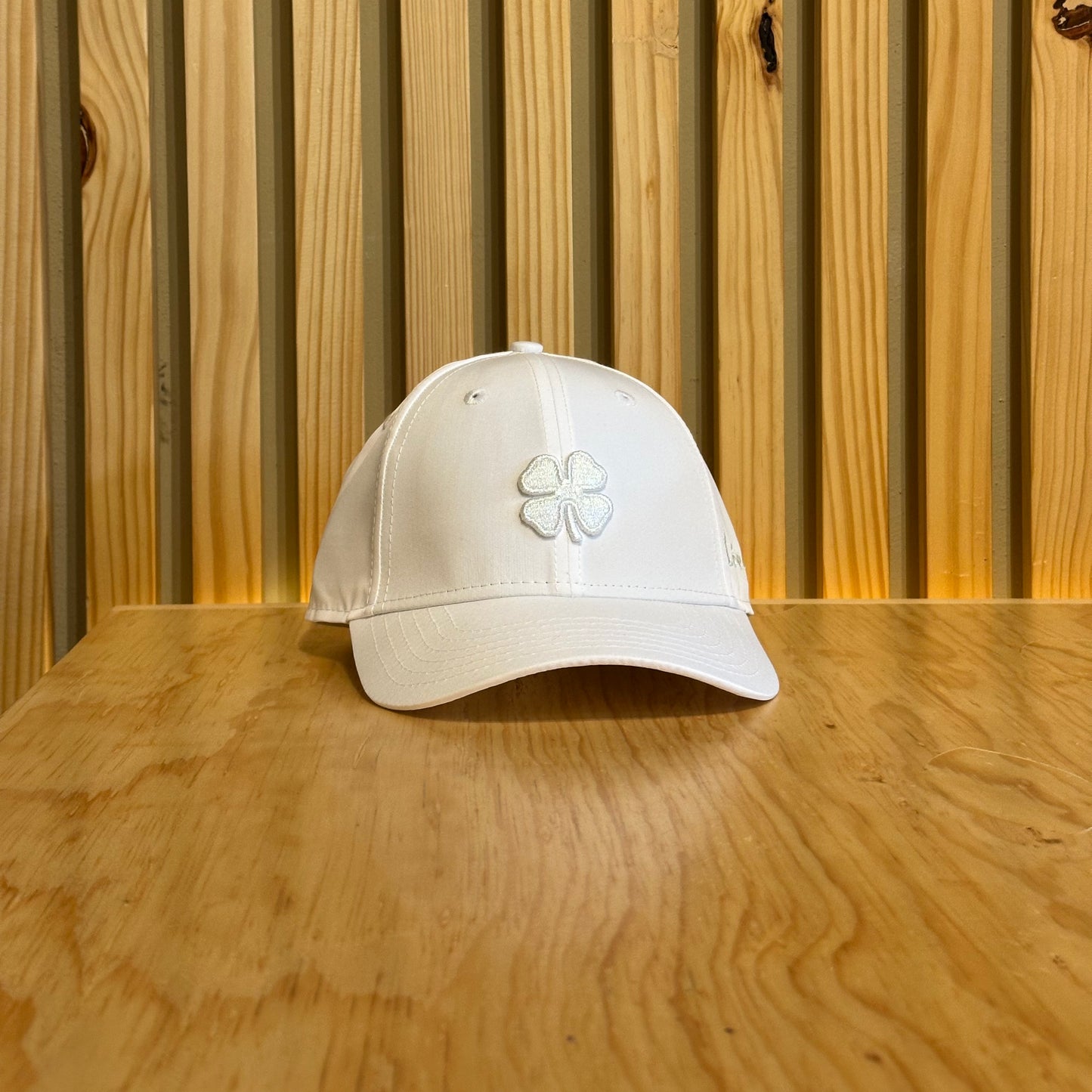 Gorra Black Clover Hollywood 22 Blanco Ajustable