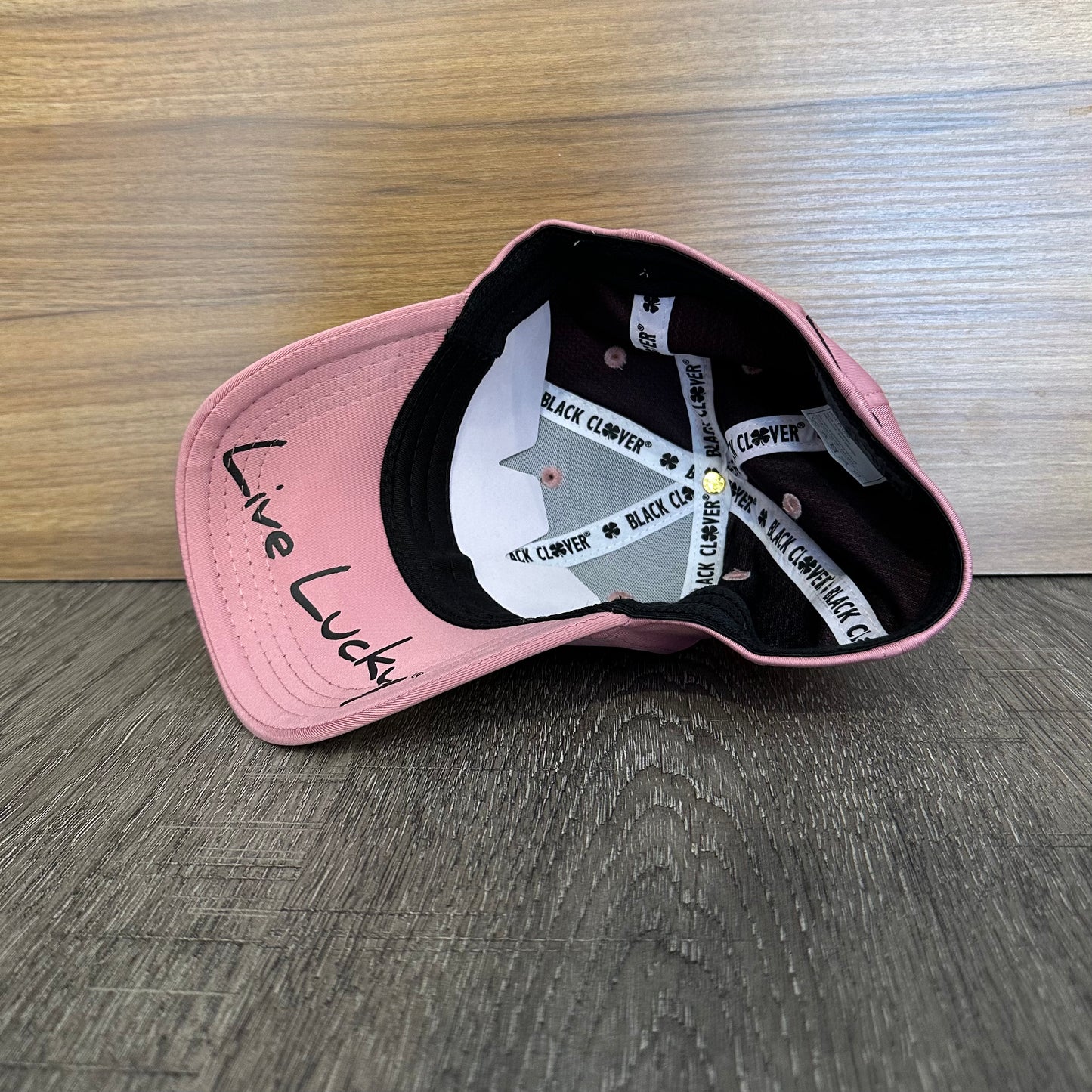 Gorra Black Clover Premium 146 Dusty Rose Rosa Negro