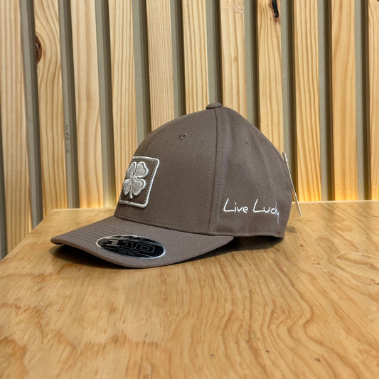 Gorra Black Clover Boxed In Luck 3 Cafe Ajustable