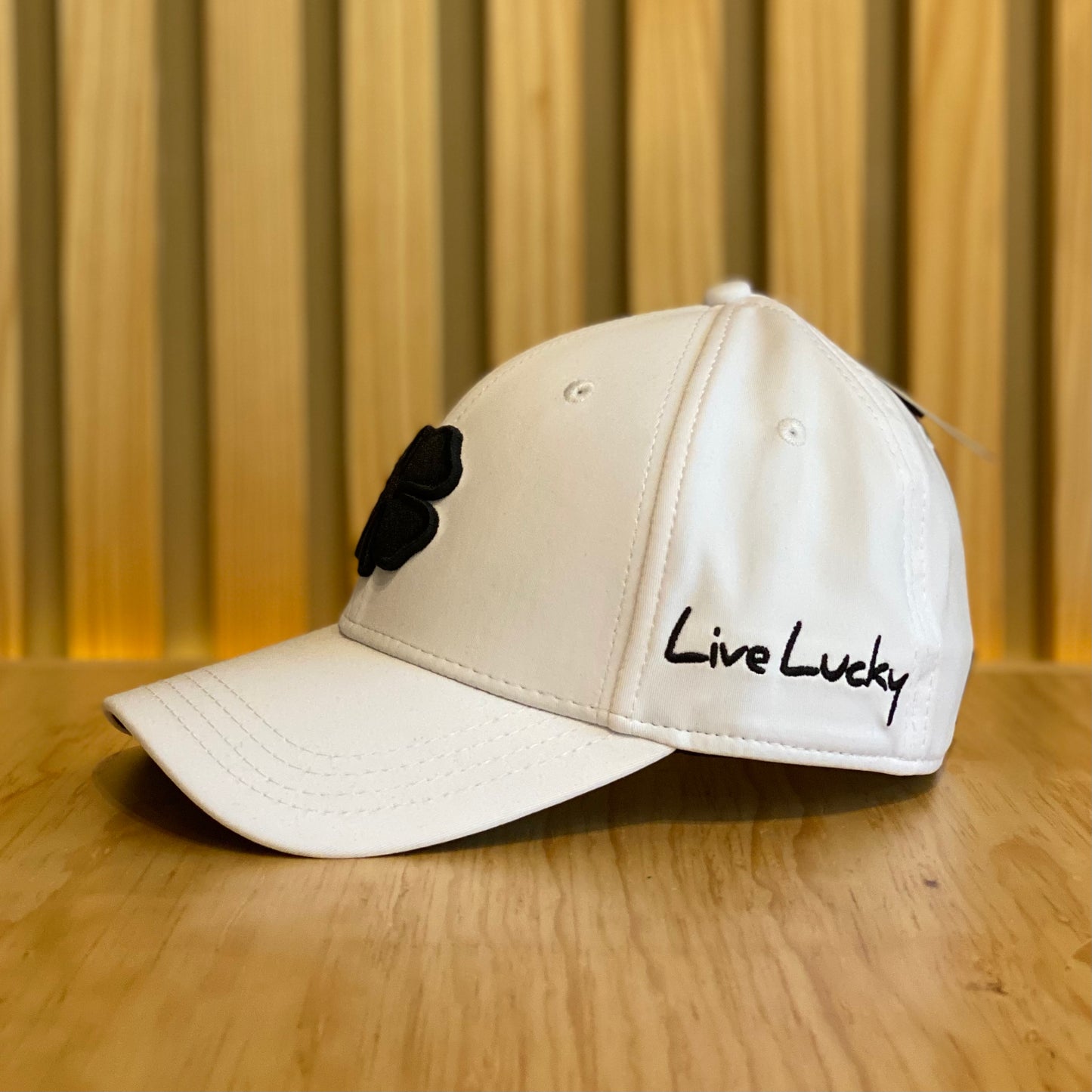 Gorra Black Clover Premium 1 Blanco Negro