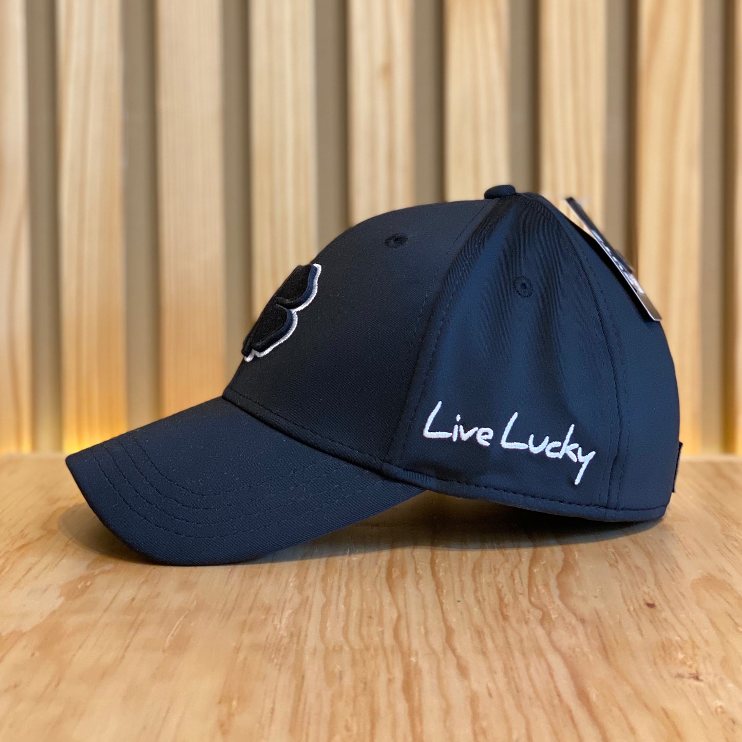 Gorra Black Clover Premium 2A Negro Blanco Ajustable